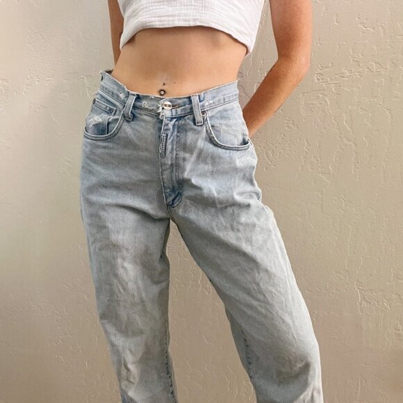 Vintage Distressed Light Wash High Waist Straight Leg Mom Jeans - Picture 5 of 10